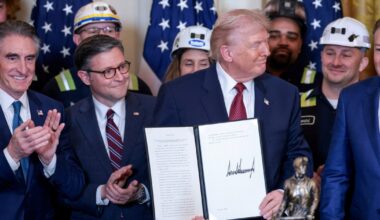 Trump orders Pentagon to buy electricity generated by coal | Donald Trump News