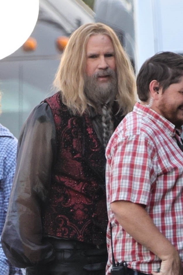 Will Ferrell in costume as an unrecognizable character on the set of 'The Fifth Wheel.'