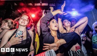 Could Manchester be a model for the UK to kickstart growth? - BBC