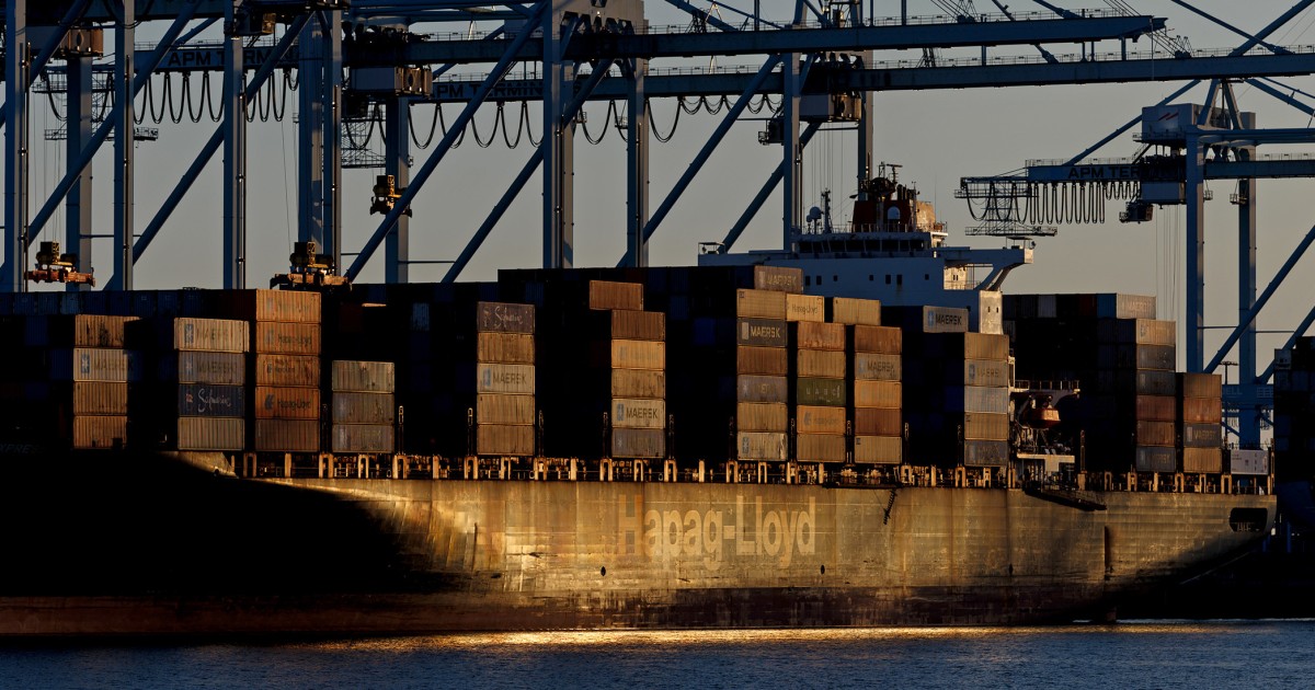 Trump says he signed a global 10% tariff after Supreme Court decision