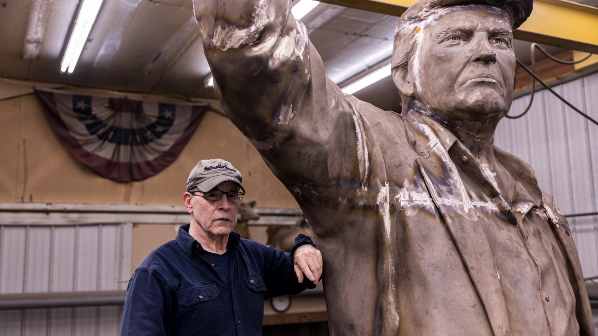 sculptor holds Trump statue hostage