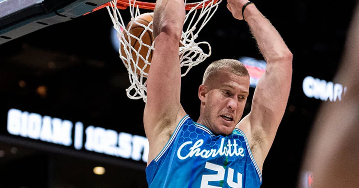 San Antonio Spurs signing veteran centre Mason Plumlee to 10-day deal