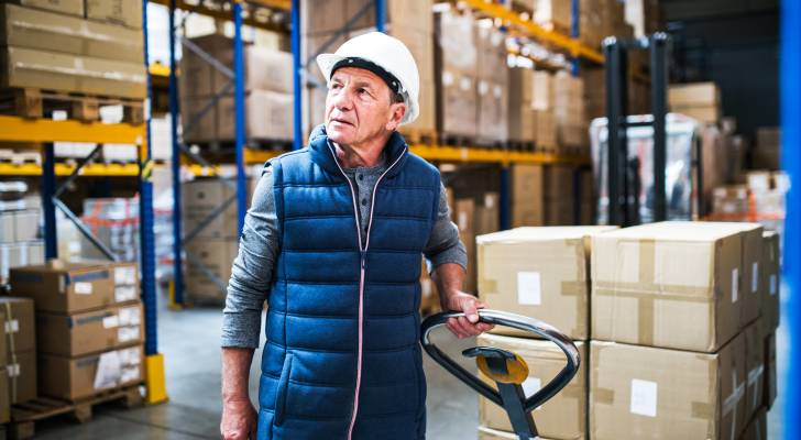 Why more older Canadians are delaying retirement despite stable interest rates