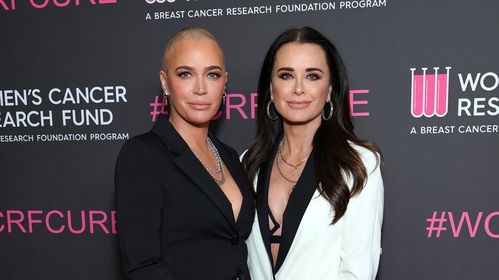 (L-R) Teddi Mellencamp Arroyave and Kyle Richards attend "An Unforgettable Evening" Benefiting the Women's Cancer Research Fund at The Beverly Hilton on April 28, 2025 in Beverly Hills, California. (Photo by Monica Schipper/Getty Images for Women's Cancer Research Fund)