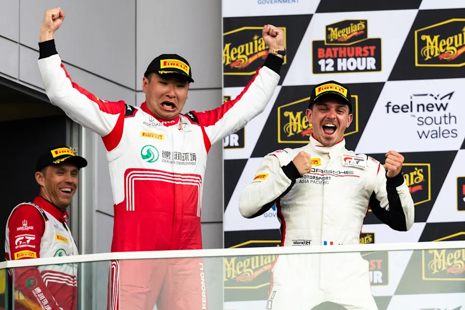 #86 High Class Racing Porsche 911 GT3 R: Dorian Boccolacci, Anders Fjordbach, Kerong Li