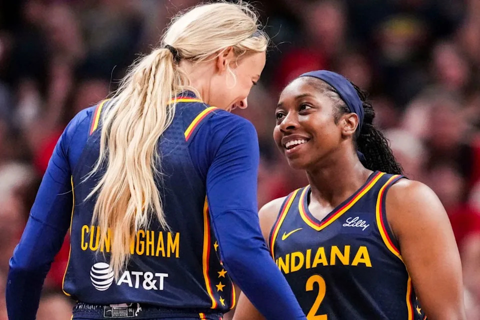 Indiana Fever guard Sophie Cunningham (8) and Indiana Fever guard Aari McDonald (2).Grace Smith/IndyStar / USA TODAY NETWORK via Imagn Images