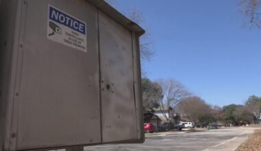 Northwest-side neighbors desperate for new mailboxes after Valentine's Day break-in caught on camera