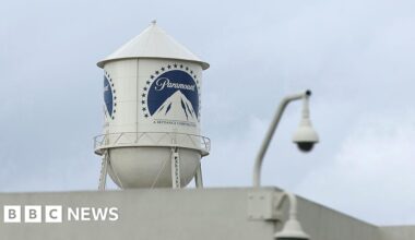 Netflix drops bid for Warner Bros, clearing way for Paramount takeover - BBC