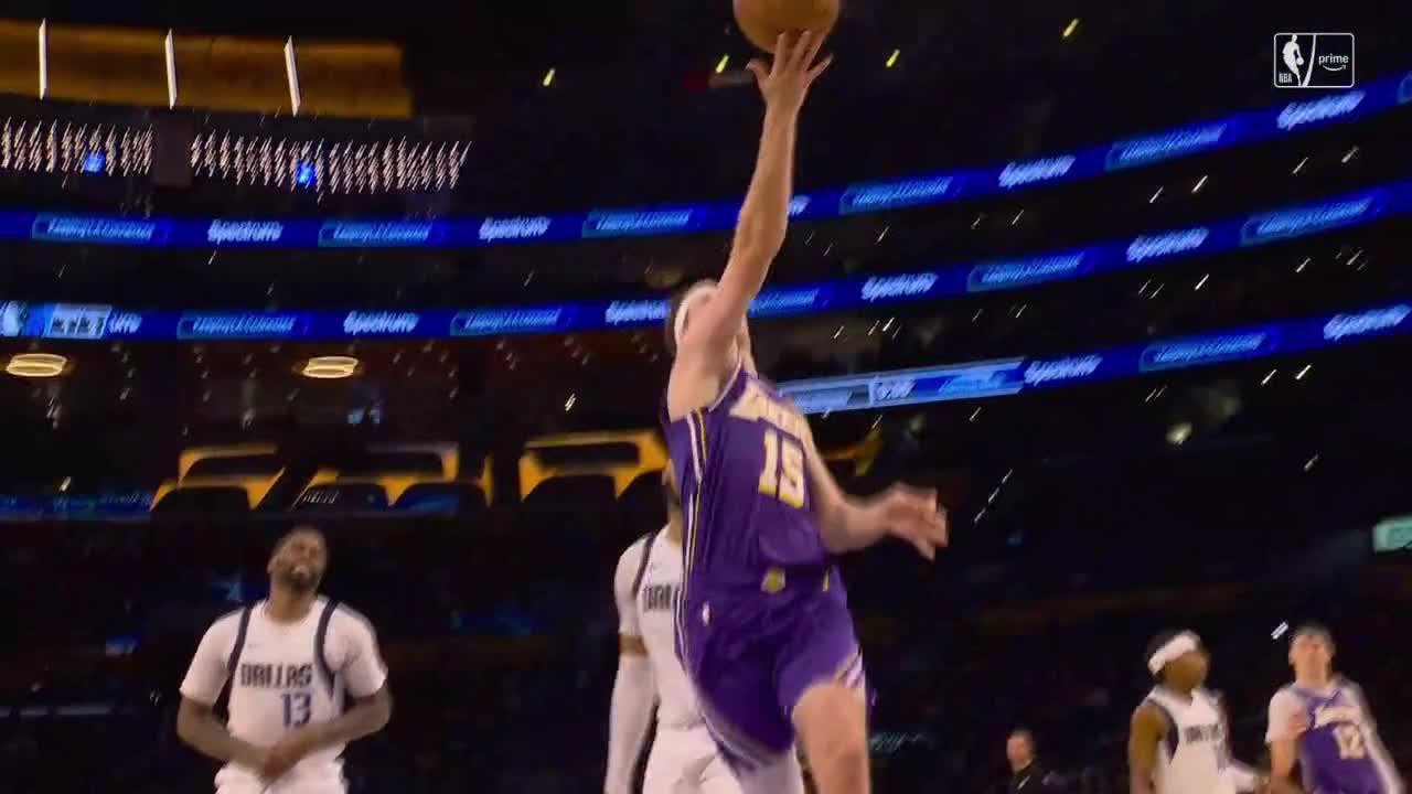 LeBron James becomes oldest player with triple-double in Lakers' 124-104 win over Mavericks