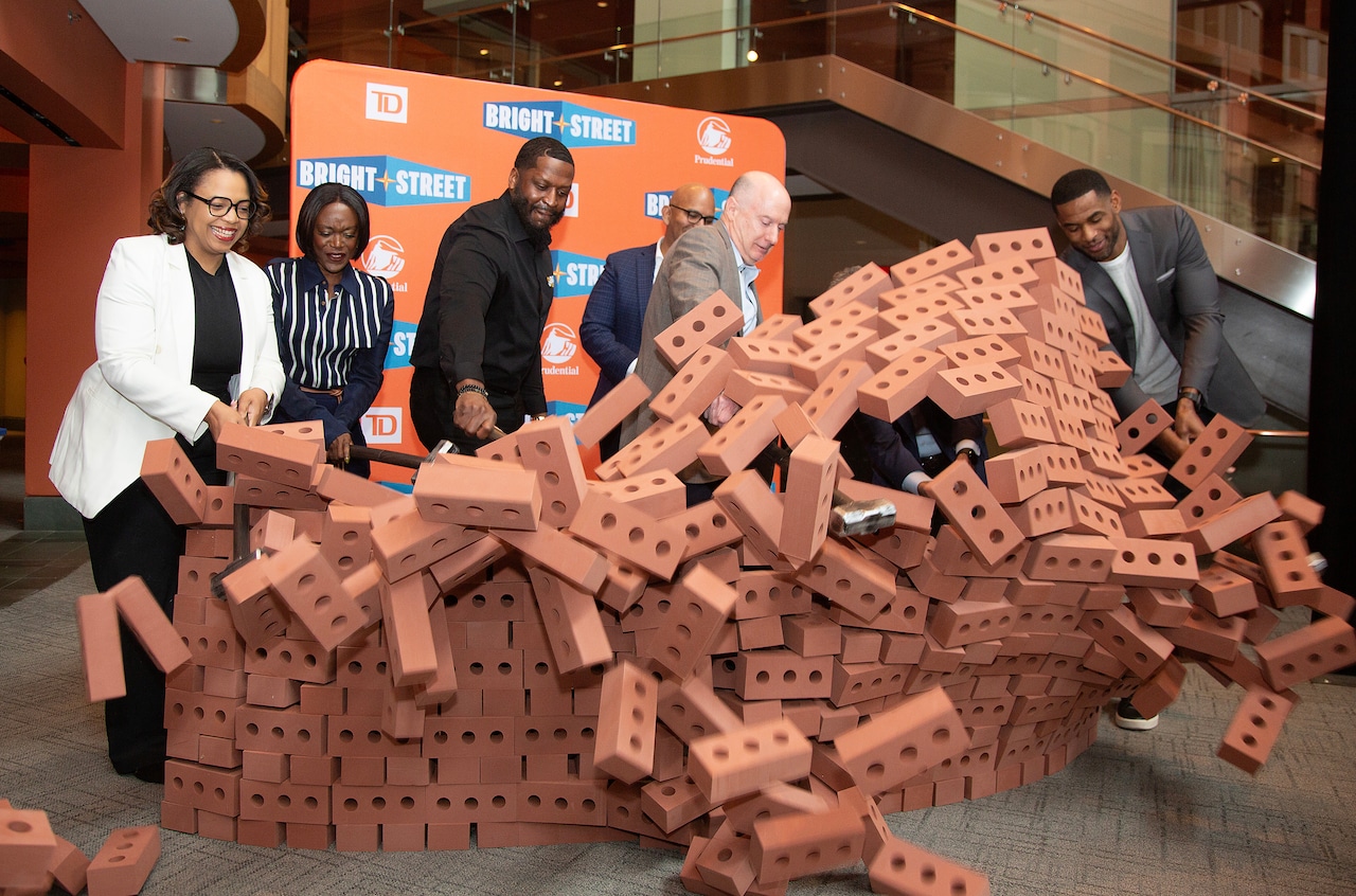 Former NFL star joins N.J. nonprofit to break barriers for small businesses