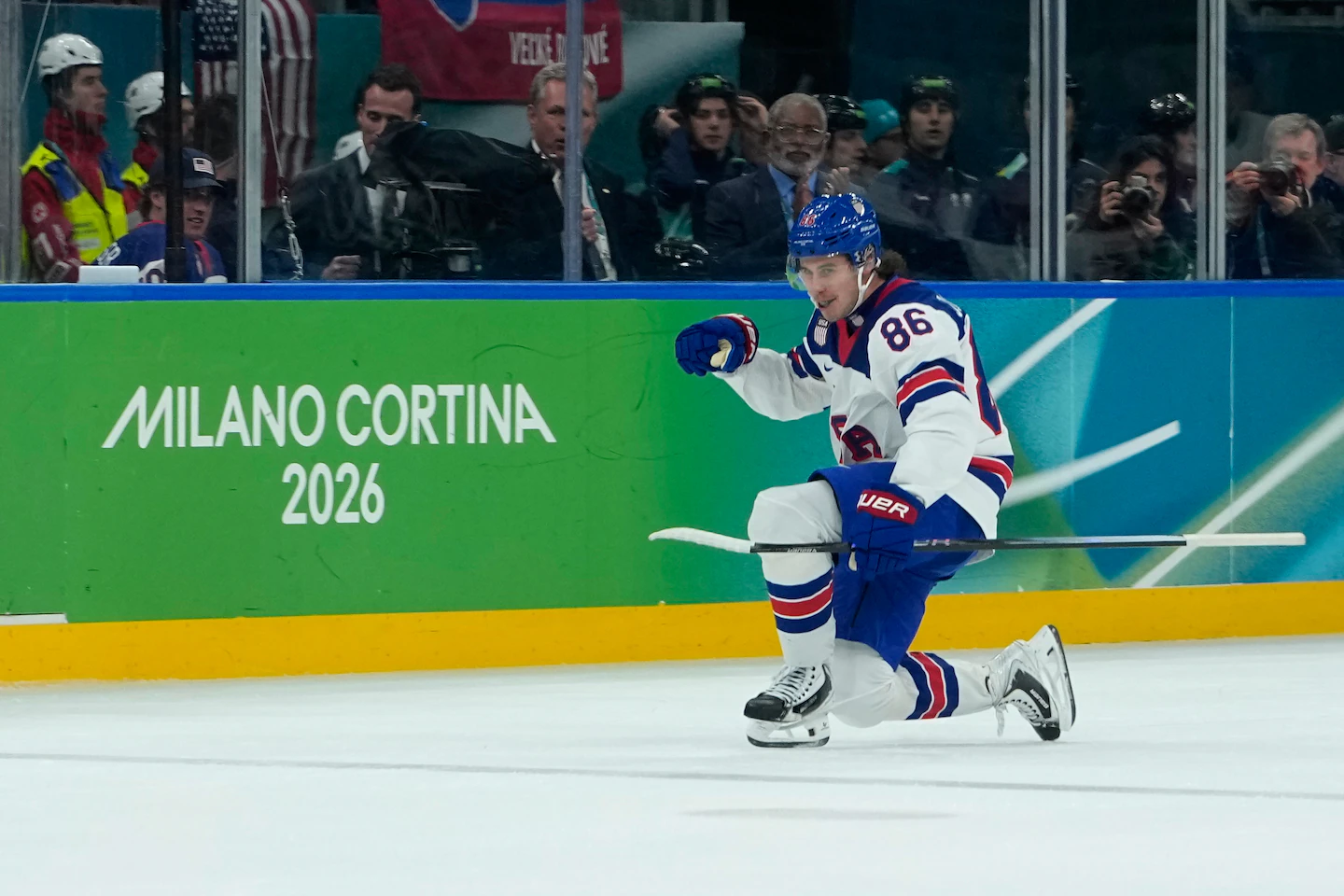 U.S. men’s hockey beats Slovakia, will face Canada in gold medal game