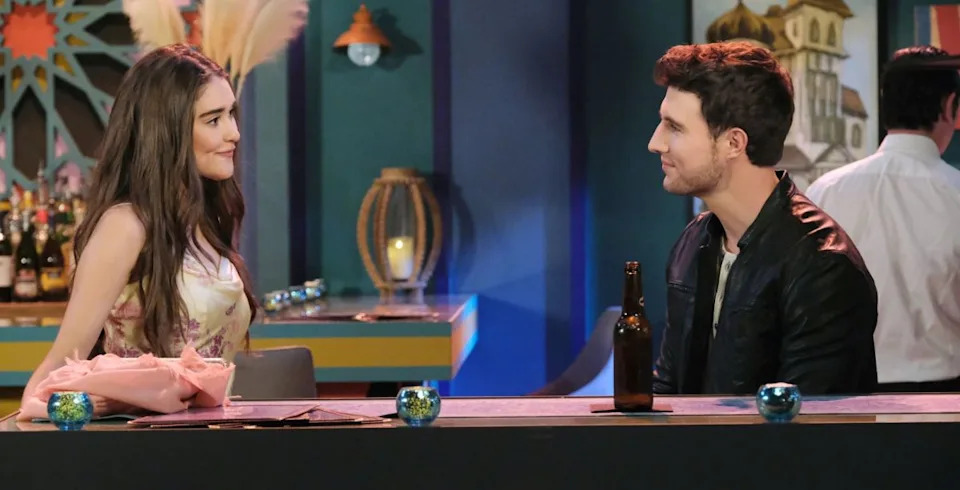 Ari and Liam are featured in The Rinse for the Wednesday, February 25 episode of Days of Our Lives.