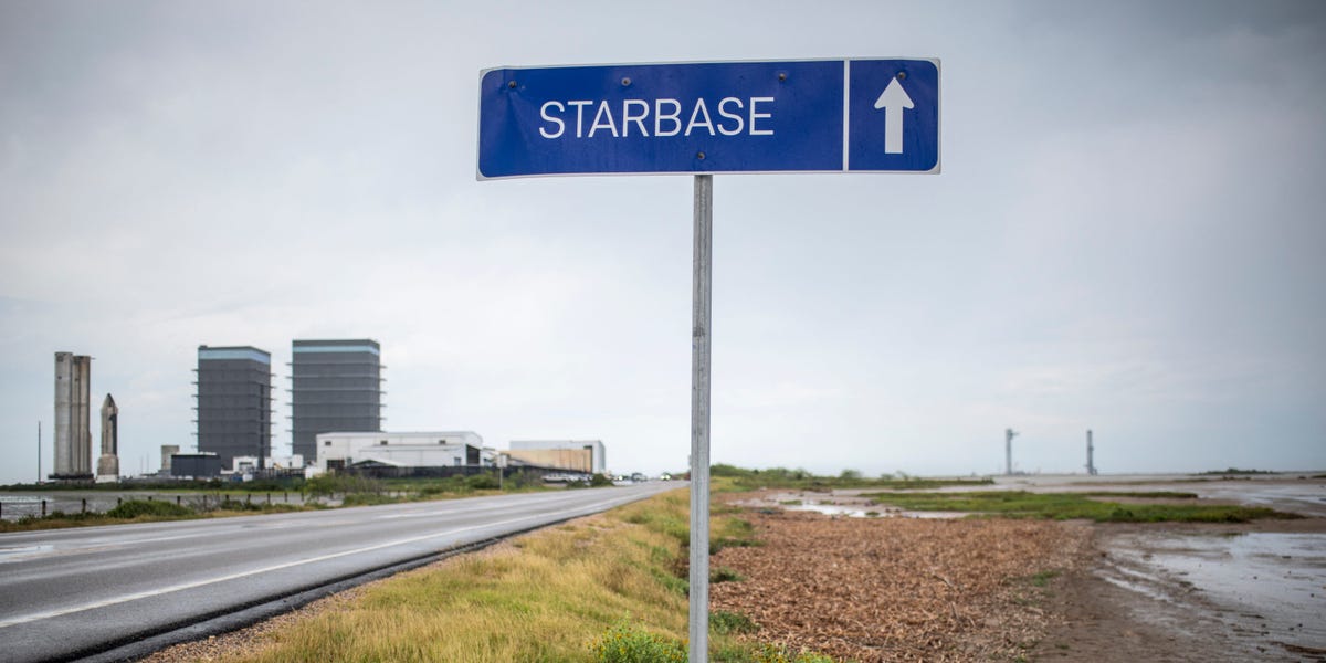 Musk: SpaceX Move to Texas Led to Hiring Challenge