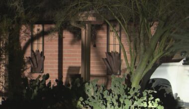 Investigators take photos inside of home of Savannah Guthrie's sister | The Disappearance of Nancy Guthrie