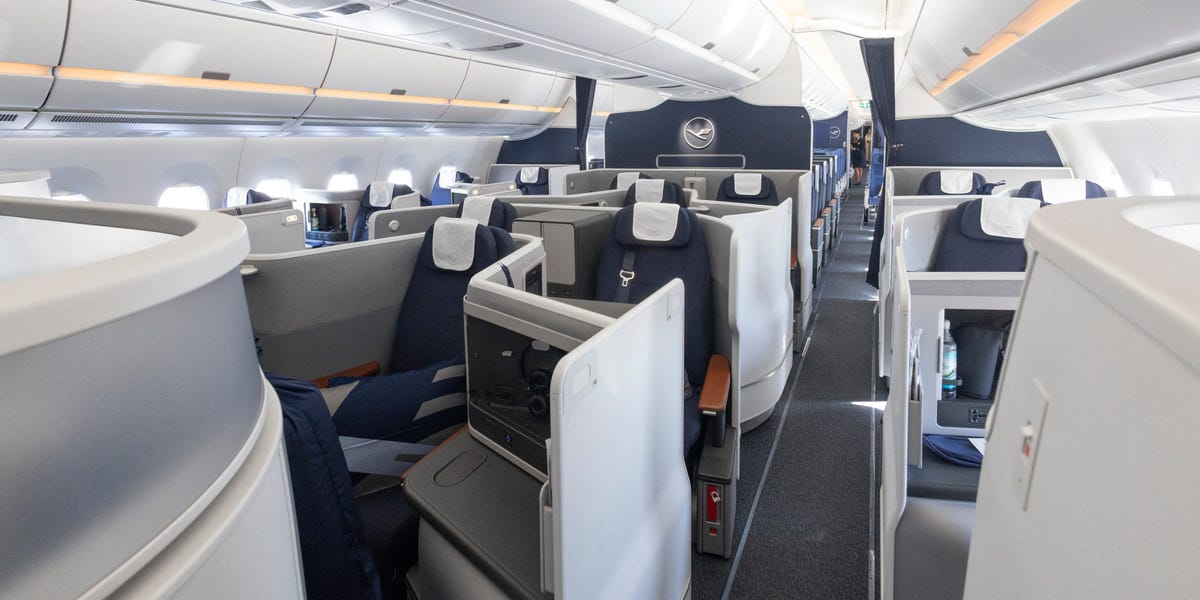 Lufthansa Is Finally Selling Its Complex 787 Business Class Seats