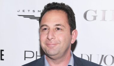 How a Top Wealth Manager Is Telling Rich Clients to Navigate AI Chaos