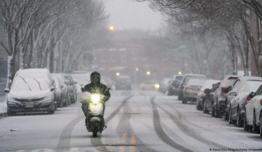 Blizzard warnings mount as fierce snowstorm hits US