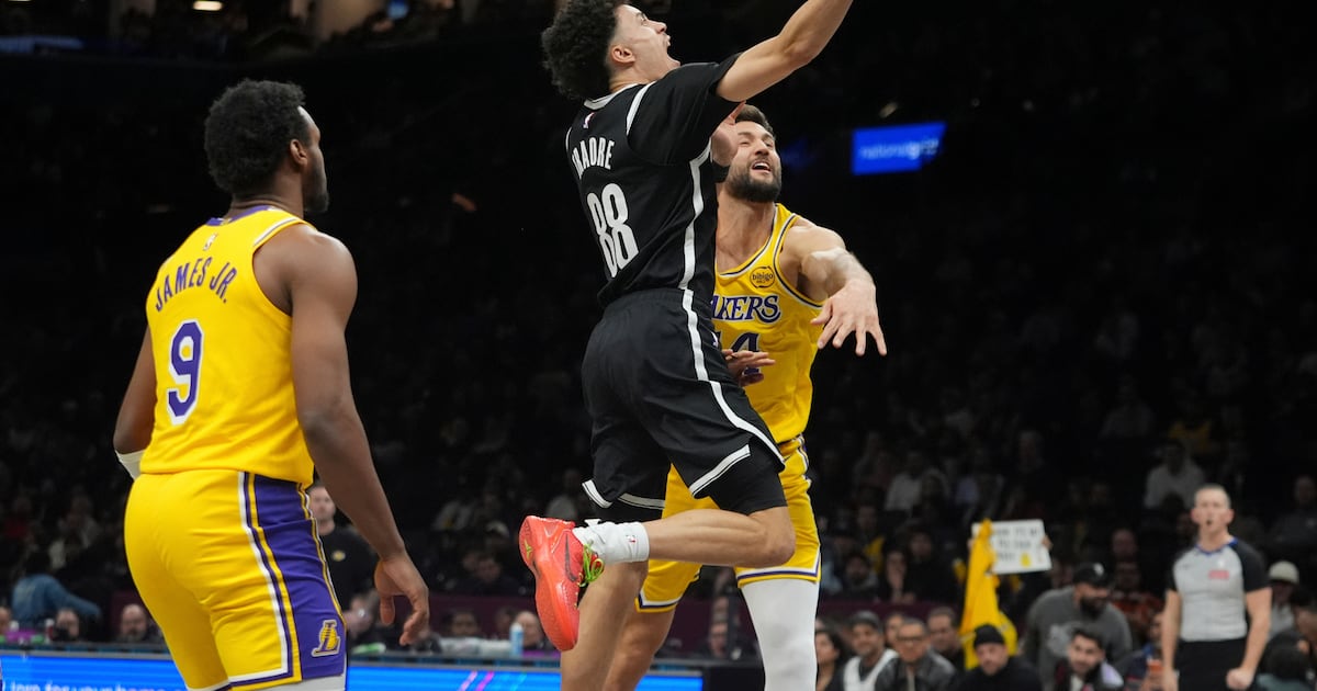 Austin Reaves returns in Lakers win over the Nets – Annenberg Media