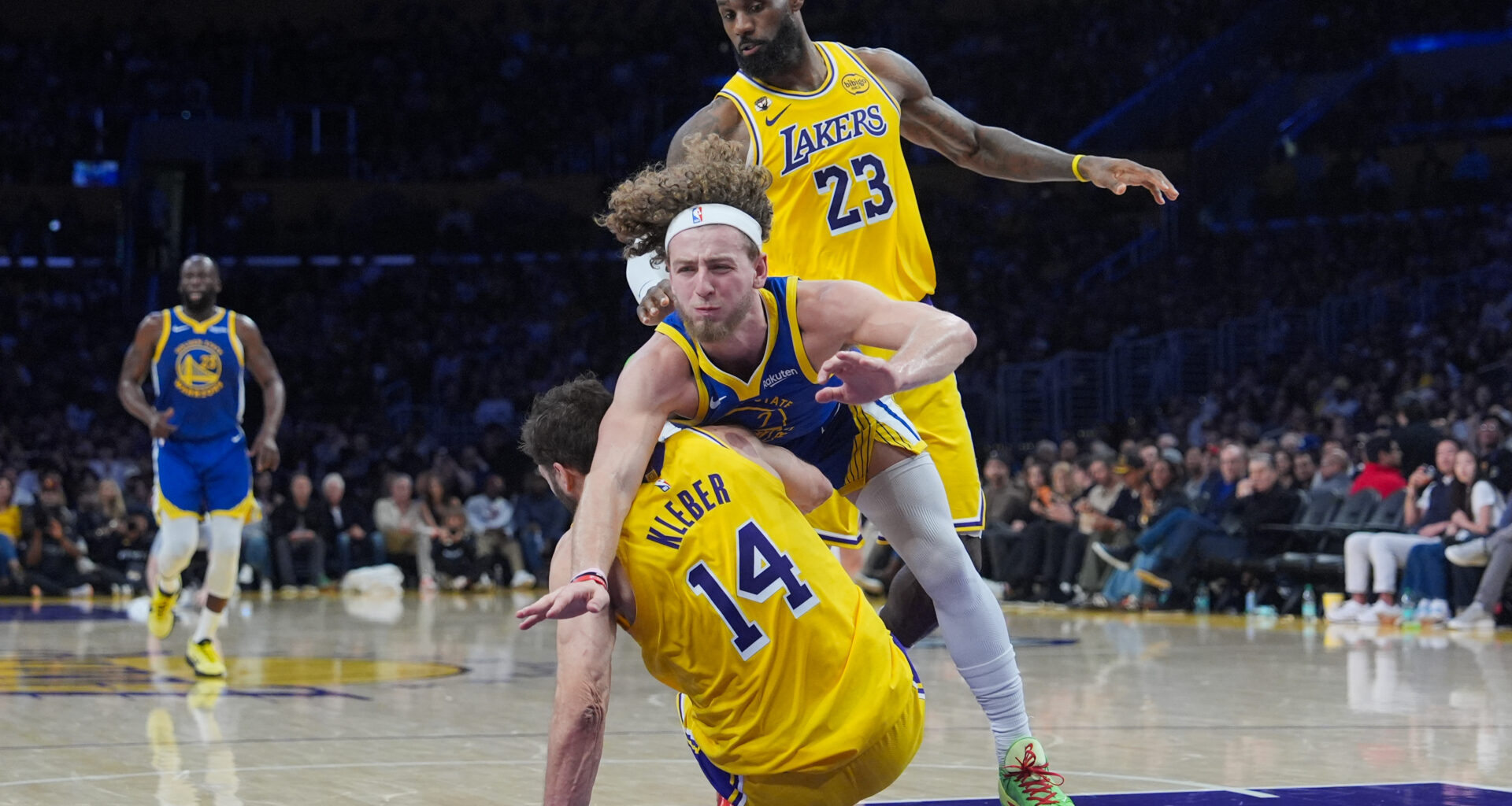 LeBron James has 20 points, 10 assists to lead Luka-less Lakers past Warriors