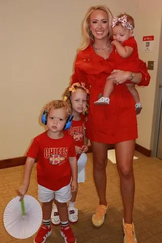 Brittany with her three kids. brittanylynne/Instagram