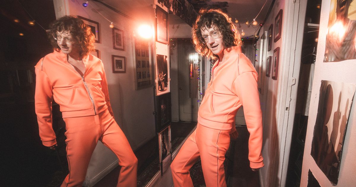 Comedian Chris Fleming Will Never Be a Company Man