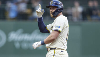 Guardians agree to deal with slugger Hoskins | News, Sports, Jobs