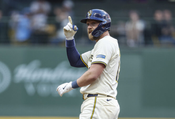 Guardians agree to deal with slugger Hoskins | News, Sports, Jobs