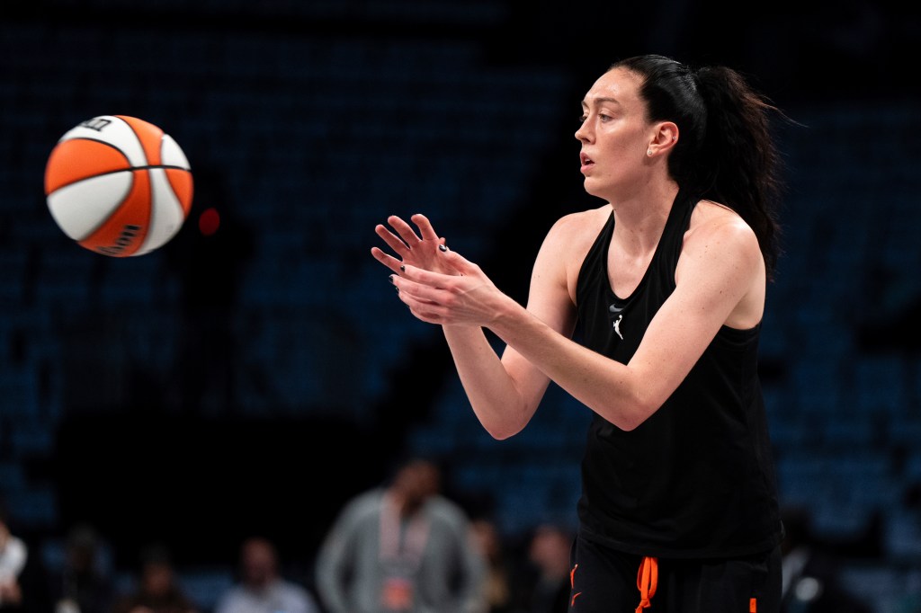 UConn stars speak out after violence in Minnesota