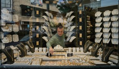 Cash-strapped Lebanon is sitting on a gold mine as precious metal prices surge