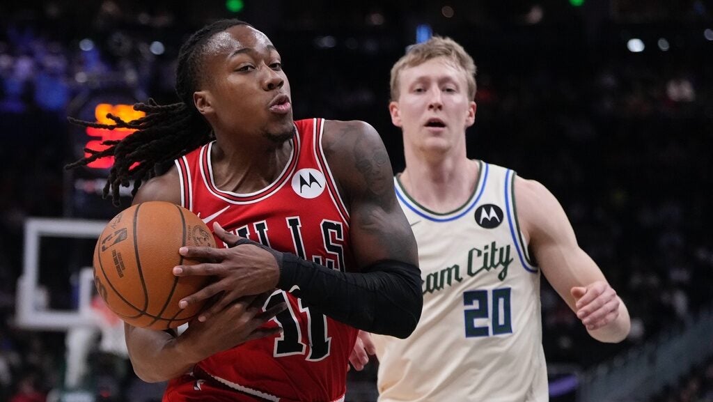 Wolves trade Dillingham, Miller, picks to Chicago for Dosunmu