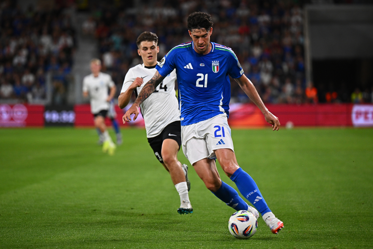 BERGAMO, ITALY - SEPTEMBER 05: Alessandro Bastoni of Italy in action during the FIFA World Cup 2026 qualifier match between Italy and Estonia at Stadio di Bergamo on September 05, 2025 in Bergamo, Italy. (Photo by Mattia Ozbot/Getty Images)