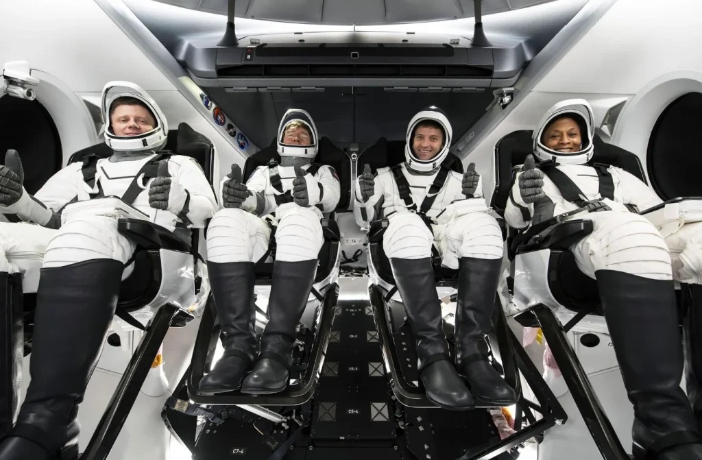 NASA astronauts share the bizarrely basic tasks they found impossible on Earth after 230 days in space