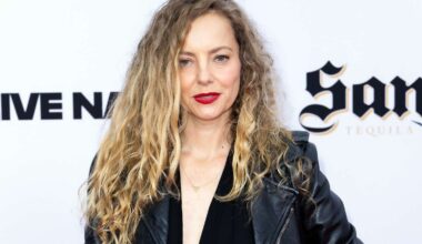 Bijou Phillips hospitalized, searching for kidney donor: 'I need help'