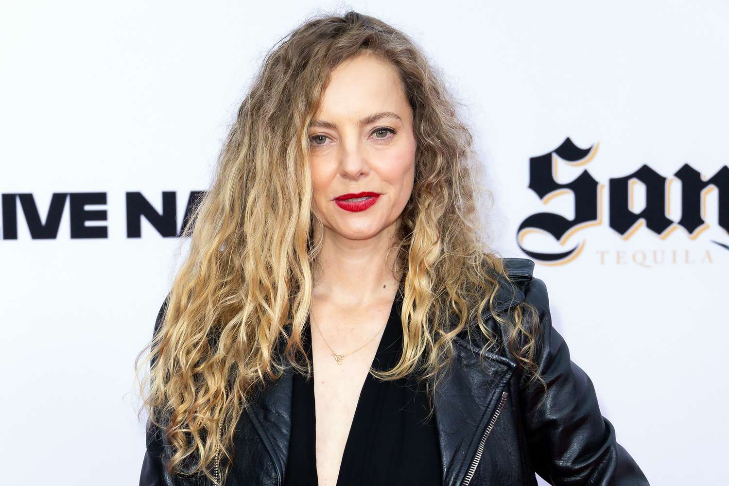 Bijou Phillips hospitalized, searching for kidney donor: 'I need help'