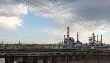 Colorado's air pollution permit backlog grows again