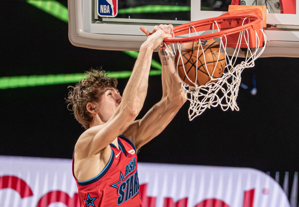 Chicago Bulls' Matas Buzelis helps Team Vince wins Rising Stars