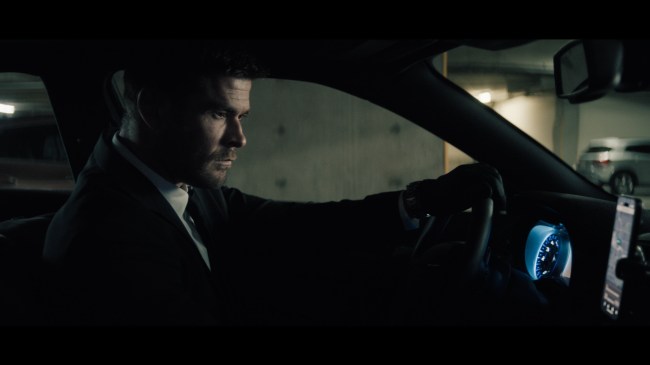 Chris Hemsworth Drives Michael Mann Knockoff