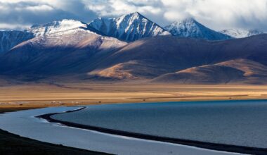 Vanishing lakes in Tibet may have triggered earthquakes by awakening faults in Earth's crust