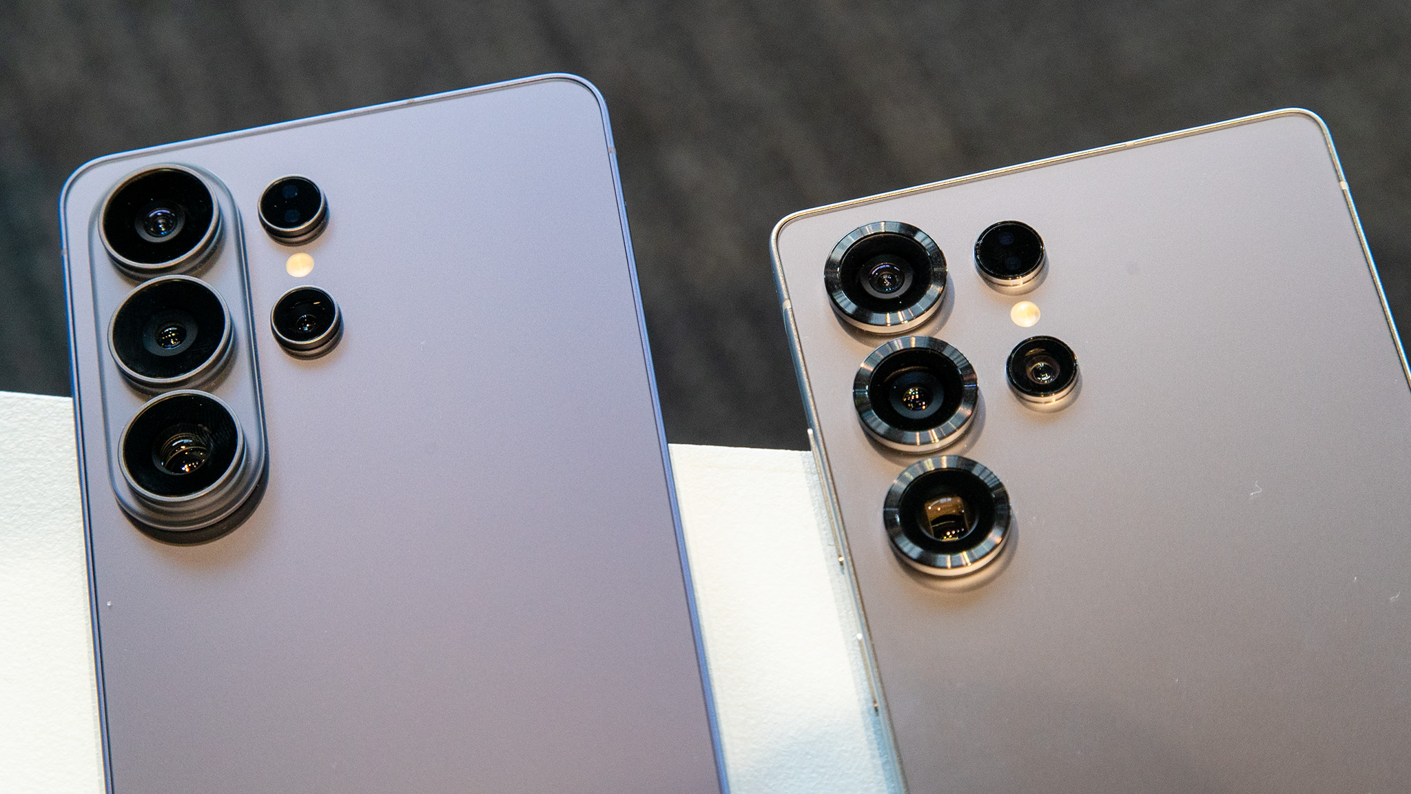 Comparing the Samsung Galaxy S26 Ultra and Galaxy S25 Ultra side by side