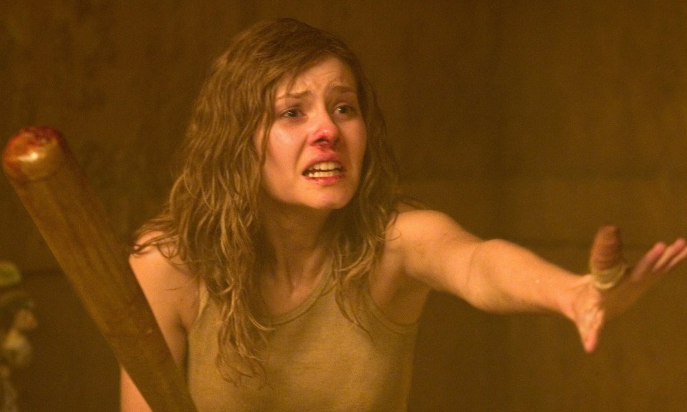 'Silent Night Fall' - Elisha Cuthbert Returns to Horror in Upcoming Christmas Movie