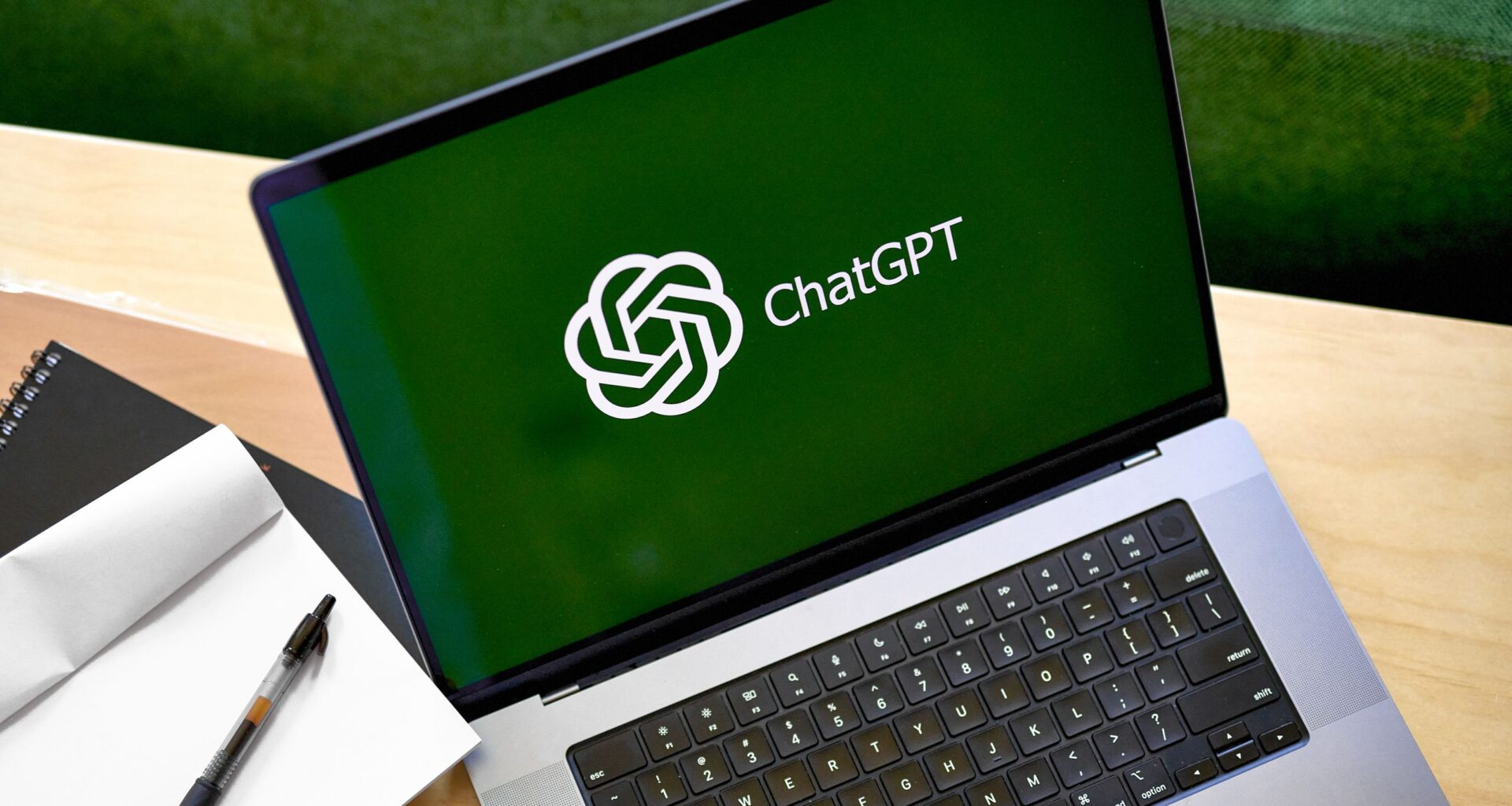 I use the 'reverse brief' prompt to instantly understand any document — here’s how it works