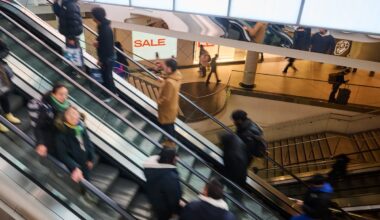 Canadians increasingly layering loans as debt loads soar, report finds