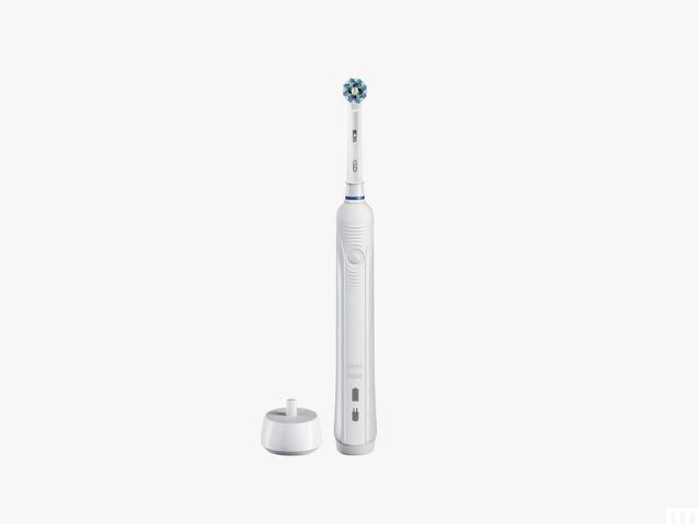 Oral B Pro 1000 toothbrush