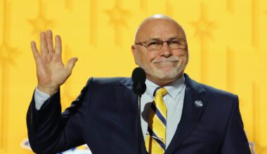 Barry Trotz stepping down as Nashville Predators general manager