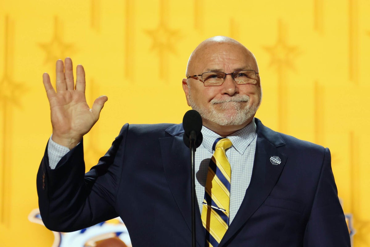 Barry Trotz stepping down as Nashville Predators general manager