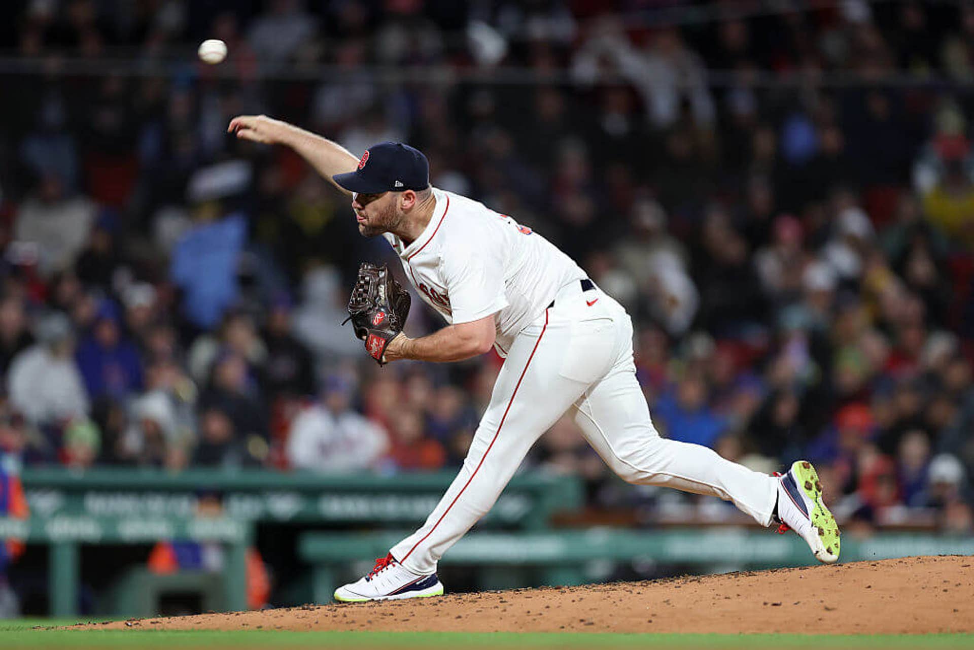 BOSTON, MASSACHUSETTS - MAY 21: Liam Hendriks #31 of the Boston Red Sox pitches during the seventh inning against the New York Mets at Fenway Park on May 21, 2025 in Boston, Massachusetts. (Photo by Paul Rutherford/Getty Images)