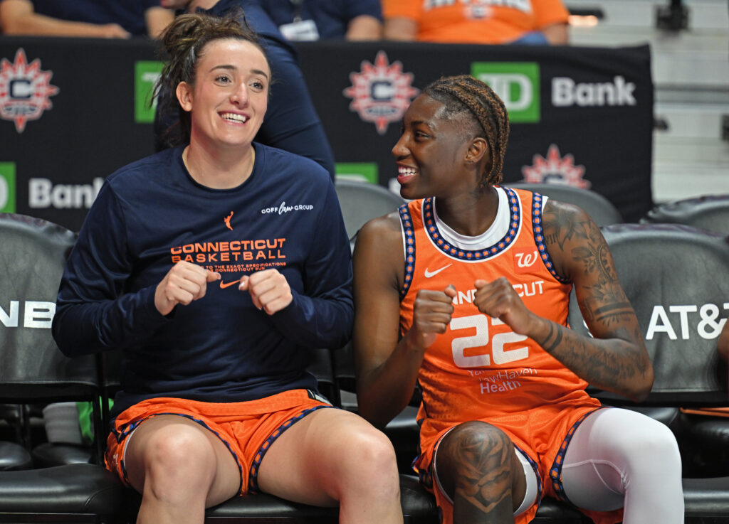 New Couple on the Connecticut Sun? The Internet Thinks So
