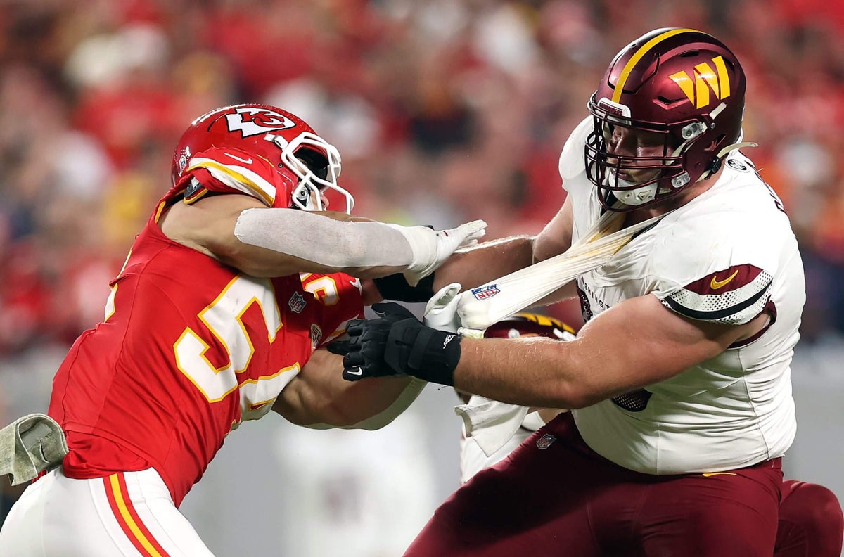 In surprise move, Commanders to release starting center Tyler Biadasz