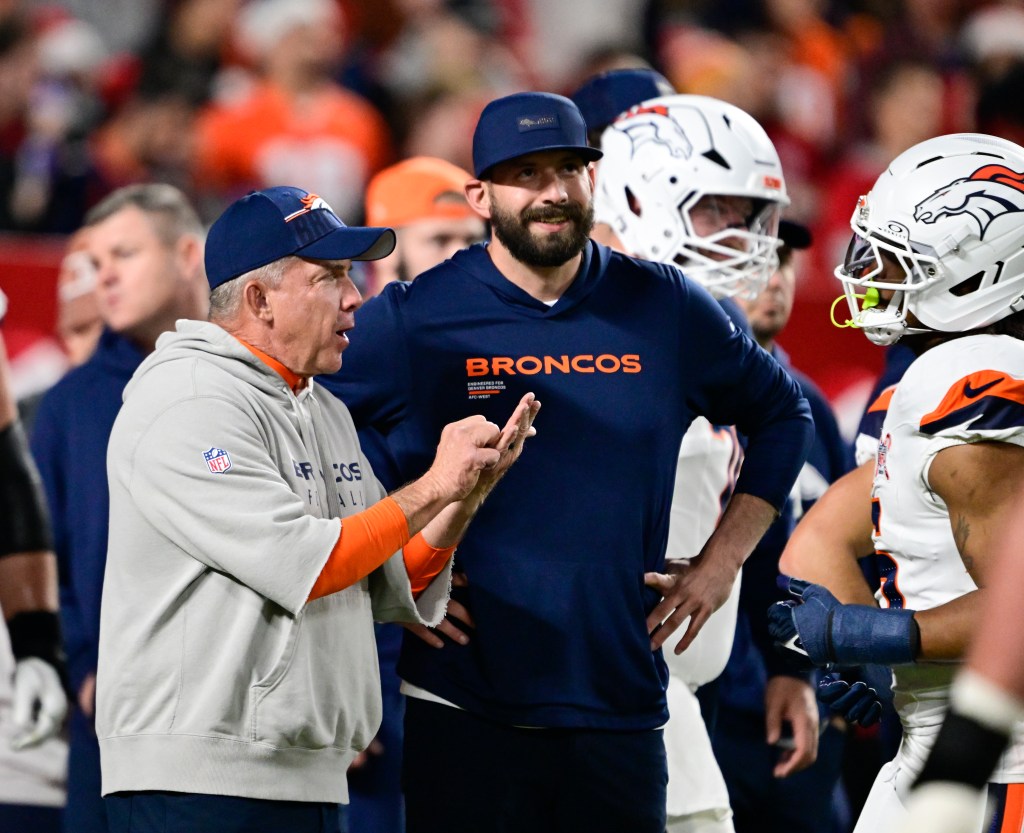 Broncos head coach Sean Payton (l.) is promoting Davis Webb (r.) to offensive coordinator.