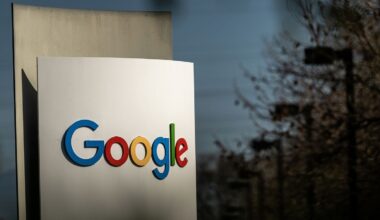 More Than 800 Google Workers Urge Company to Cancel Any Contracts With ICE and CBP
